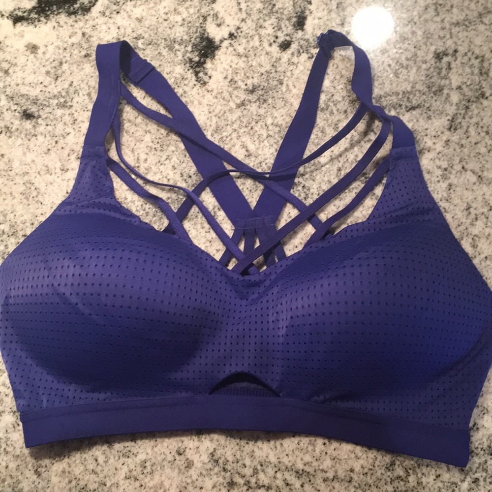 Victoria’s Secret 36D VSX Sports Bra